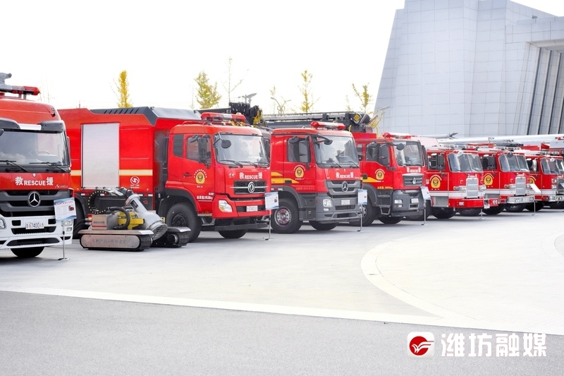 最新消防救援車，心靈之旅探索自然美景的守護(hù)者