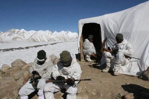軍情快報最新一期揭秘，高科技產(chǎn)品引領軍事未來，體驗前所未有的科技魅力